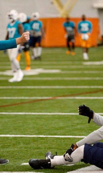 Dolphins coach Gase likes looks of his offense in OTAs